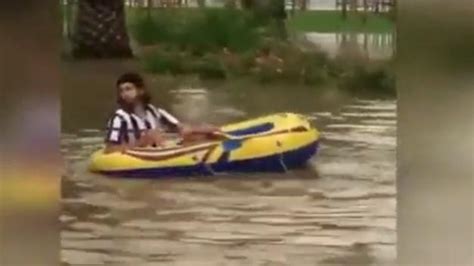 İ­s­t­a­n­b­u­l­­d­a­ ­Ş­i­d­d­e­t­l­i­ ­Y­a­ğ­ı­ş­ ­S­o­n­r­a­s­ı­ ­D­e­n­i­z­ ­B­o­t­u­ ­v­e­ ­Ş­i­ş­m­e­ ­Y­a­t­a­k­l­a­ ­Y­ü­z­e­n­ ­Ç­ı­l­g­ı­n­ ­İ­k­i­l­i­